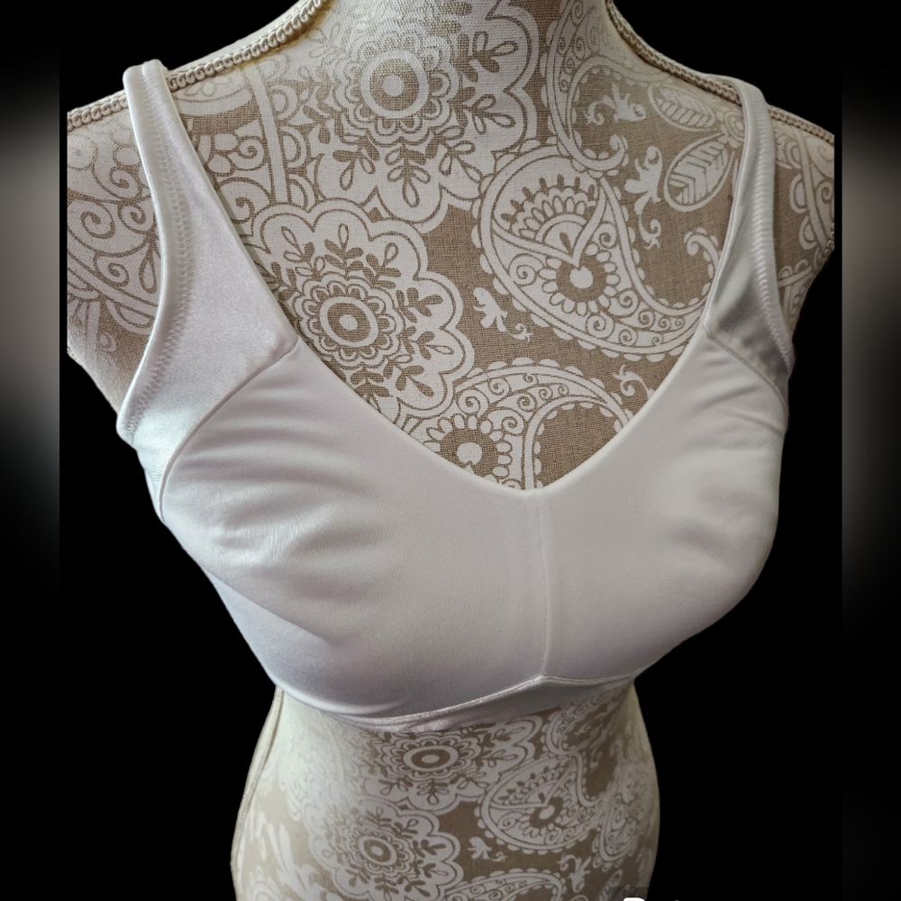 Bestform Set of 3 white cotton bras size 36/38 C